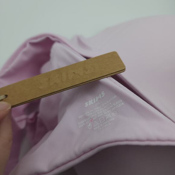 Skims Fits Everybody T Shirt Demi Bra in Cherry Blossom Size 40H - Picture 7 of 7